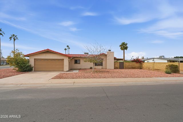 242 E LA CANADA Boulevard, Goodyear, AZ 85338