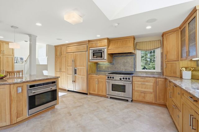 119 Lazell St, Hingham, MA 02043