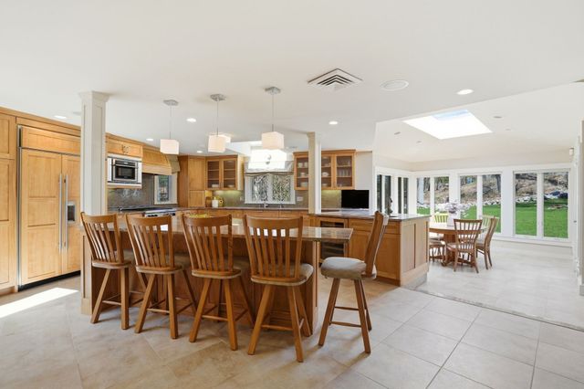 119 Lazell St, Hingham, MA 02043