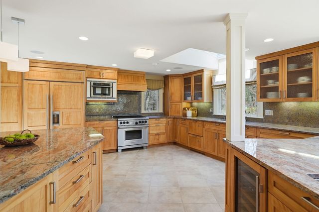 119 Lazell St, Hingham, MA 02043