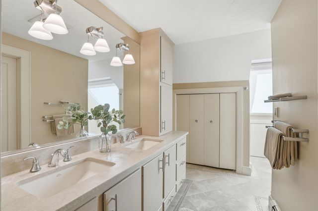 119 Lazell St, Hingham, MA 02043