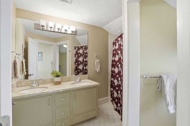 119 Lazell St, Hingham, MA 02043