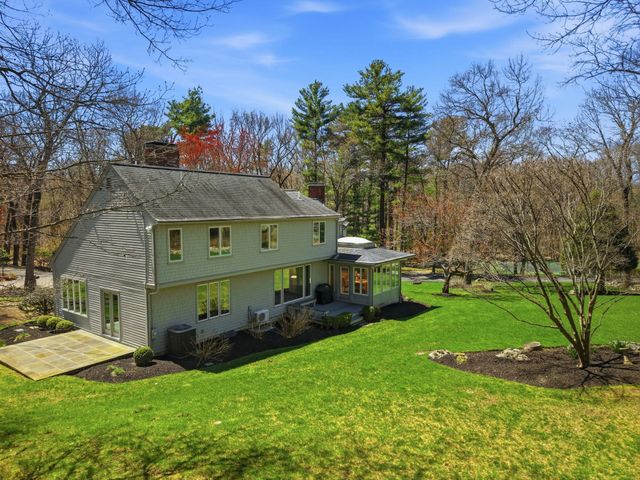 119 Lazell St, Hingham, MA 02043