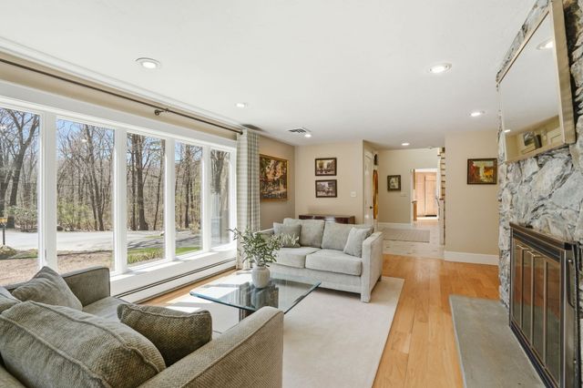 119 Lazell St, Hingham, MA 02043