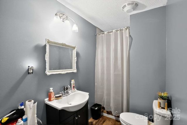 215 Amywood Lane, Mills River, NC 28759