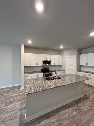 2012 Hardwick Ln, Gallatin, TN 37066