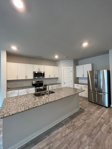 2012 Hardwick Ln, Gallatin, TN 37066