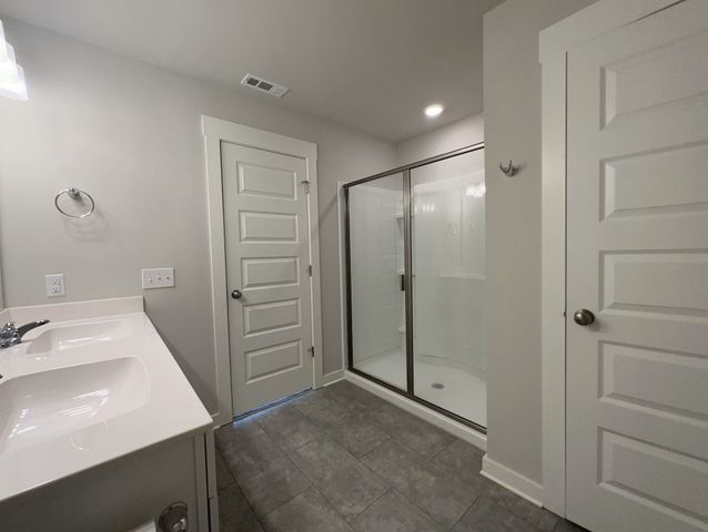 2012 Hardwick Ln, Gallatin, TN 37066