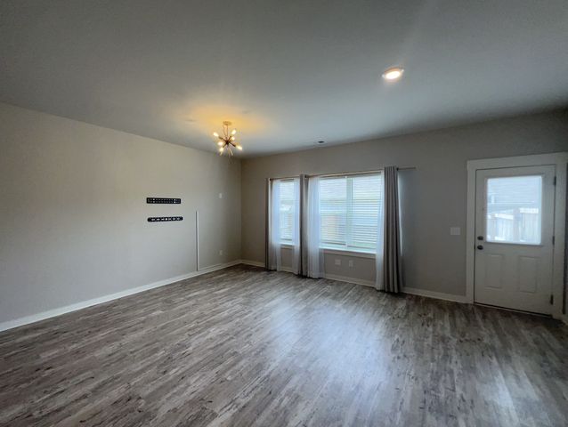 2012 Hardwick Ln, Gallatin, TN 37066