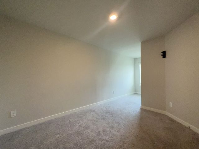 2012 Hardwick Ln, Gallatin, TN 37066