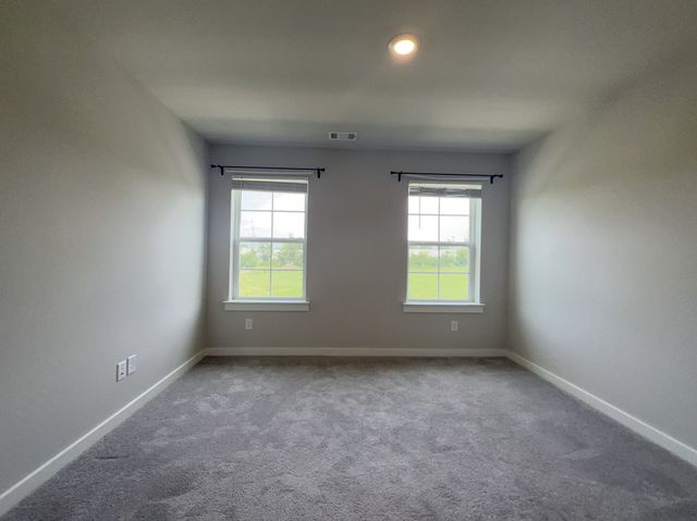 2012 Hardwick Ln, Gallatin, TN 37066