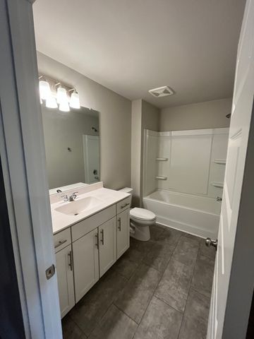 2012 Hardwick Ln, Gallatin, TN 37066