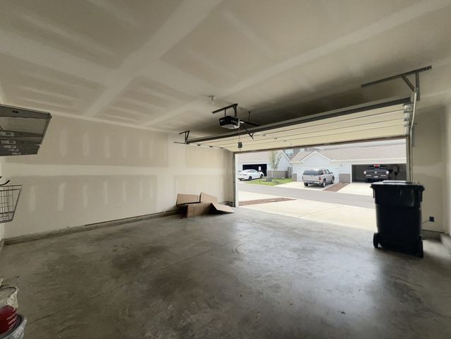 2012 Hardwick Ln, Gallatin, TN 37066