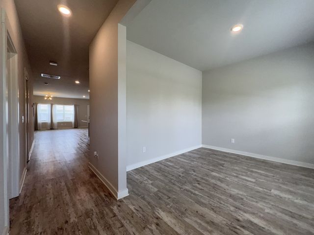 2012 Hardwick Ln, Gallatin, TN 37066