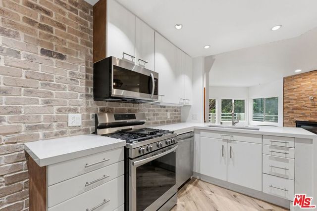 1160 Granville Avenue 104, Los Angeles, CA 90049