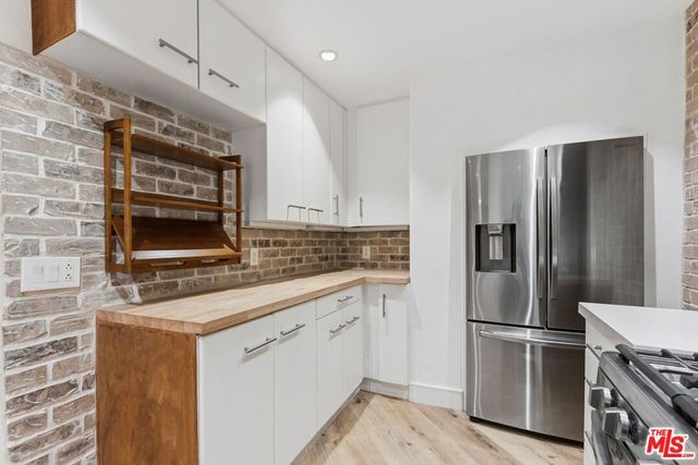 1160 Granville Avenue 104, Los Angeles, CA 90049