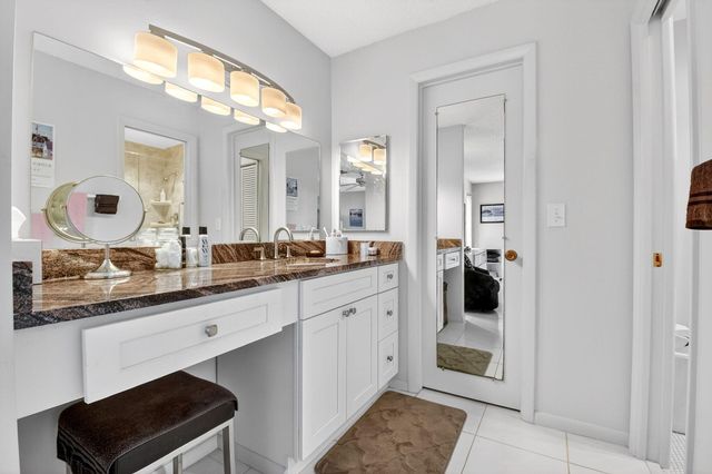 13752 Vía Flora , D, Delray Beach, FL 33484