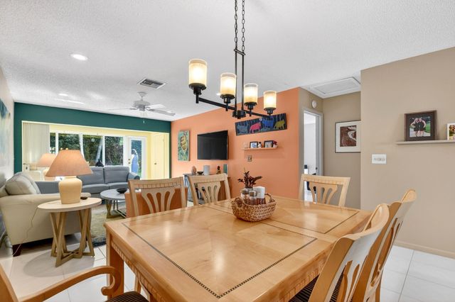 13752 Vía Flora , D, Delray Beach, FL 33484