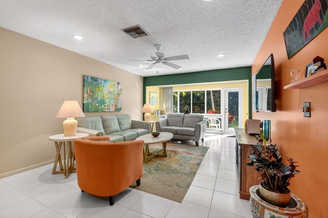 13752 Vía Flora , D, Delray Beach, FL 33484