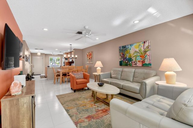 13752 Vía Flora , D, Delray Beach, FL 33484