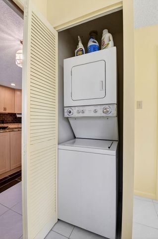 13752 Vía Flora , D, Delray Beach, FL 33484