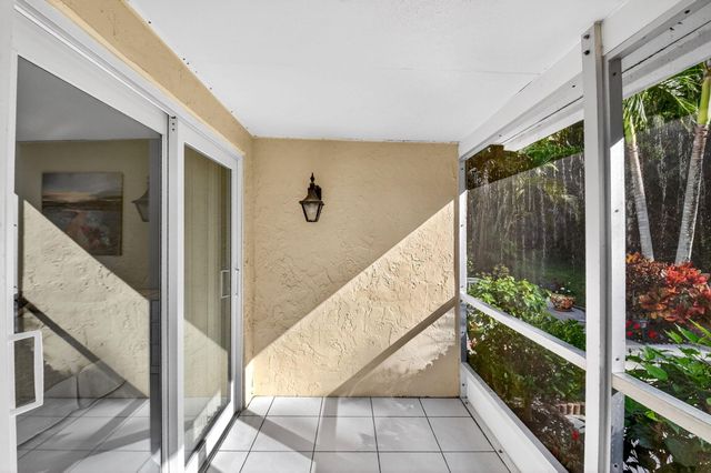 13752 Vía Flora , D, Delray Beach, FL 33484