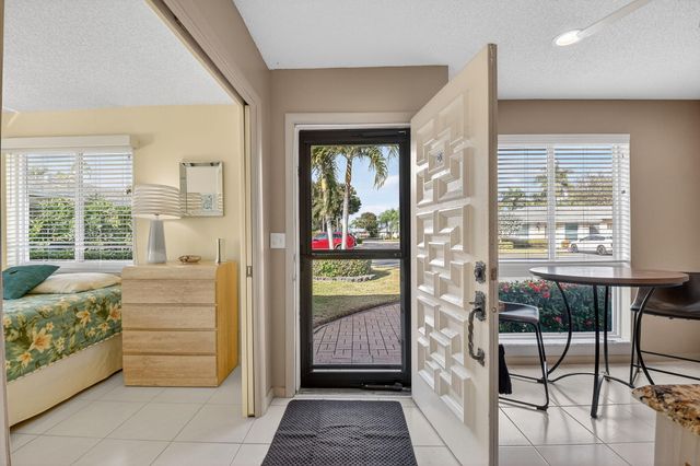 13752 Vía Flora , D, Delray Beach, FL 33484