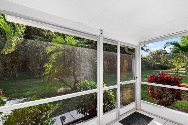 13752 Vía Flora , D, Delray Beach, FL 33484