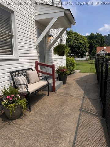 3719 Noyes Avenue Se, Charleston, WV 25304
