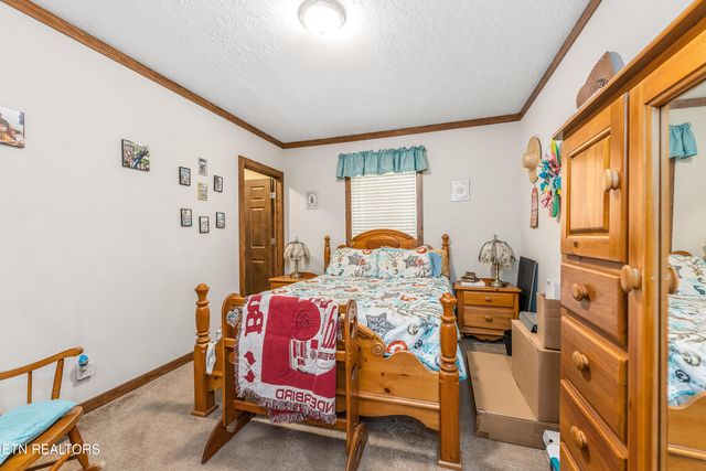 2520 Effler Rd, Maryville, TN 37803