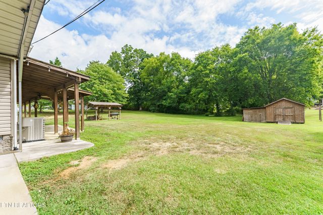 2520 Effler Rd, Maryville, TN 37803