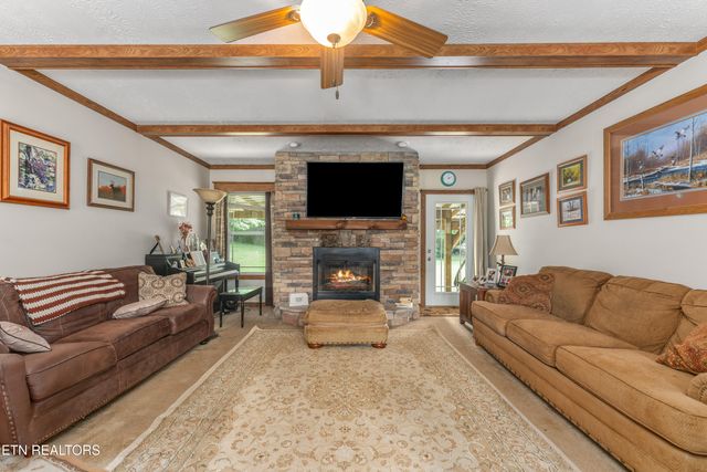 2520 Effler Rd, Maryville, TN 37803