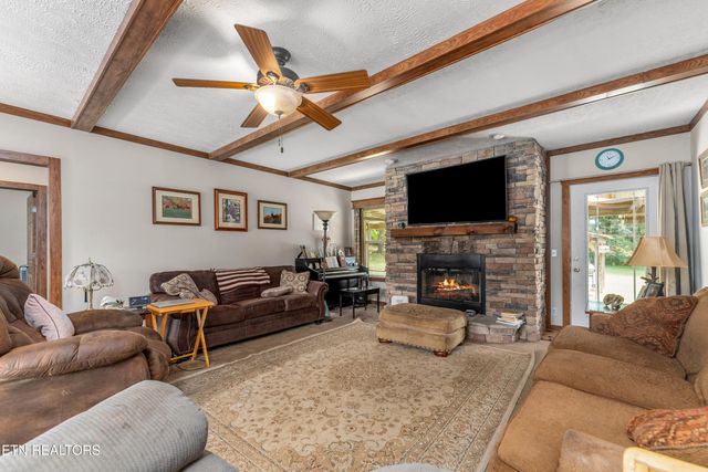 2520 Effler Rd, Maryville, TN 37803