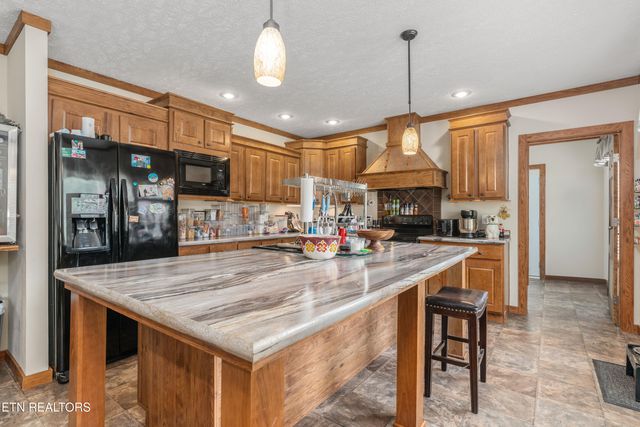 2520 Effler Rd, Maryville, TN 37803