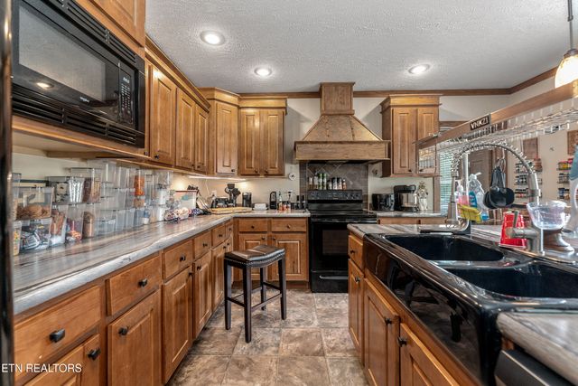 2520 Effler Rd, Maryville, TN 37803