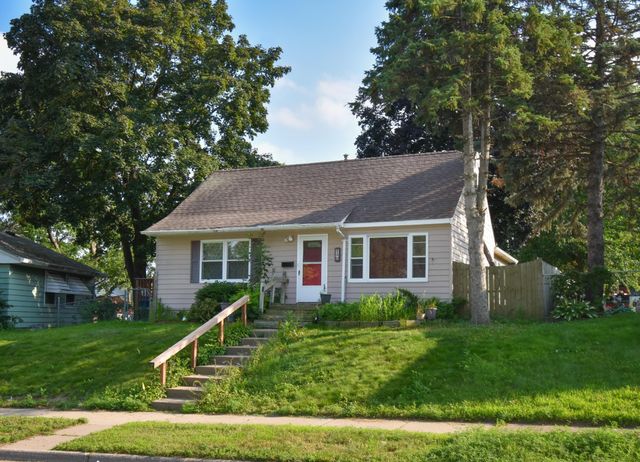 150 Westchester Drive, West Saint Paul, MN 55118