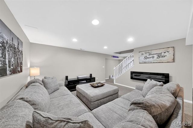 709 Scarlet Oak Drive, Lake St Louis, MO 63367