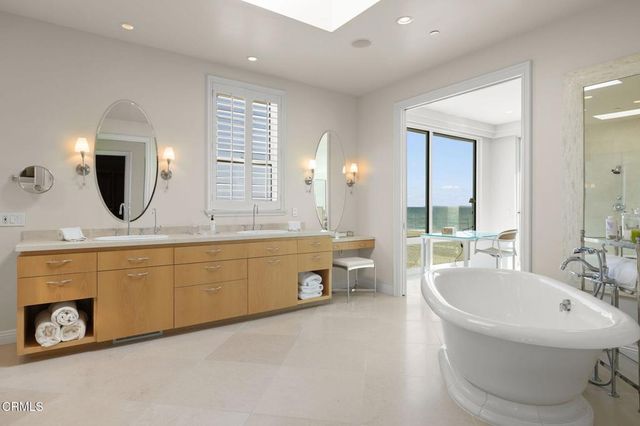 1135 Capri Way, Oxnard, CA 93035