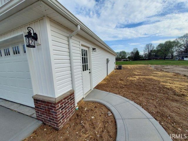 1439 W Todd Lane, Jasper, IN 47546