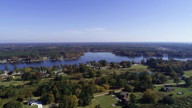 1223 Fishing Place, Summerton, SC 29148