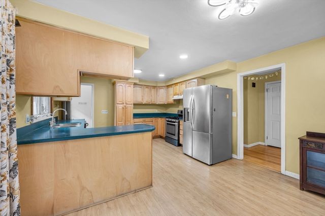 72 Paulson Dr, West Springfield, MA 01089