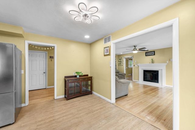 72 Paulson Dr, West Springfield, MA 01089
