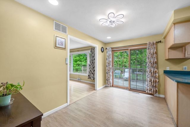72 Paulson Dr, West Springfield, MA 01089