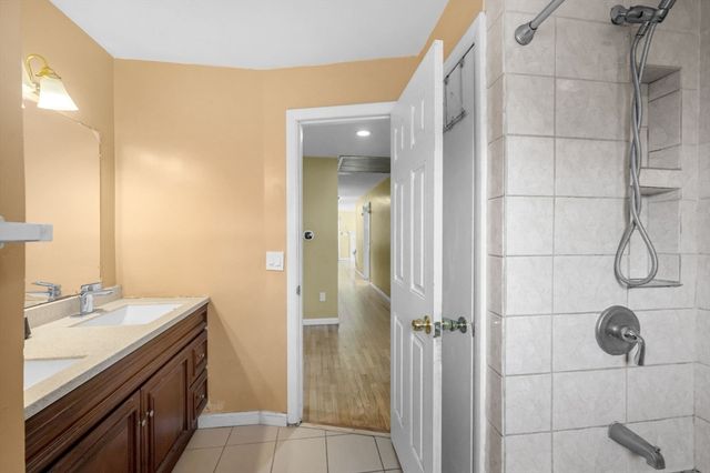 72 Paulson Dr, West Springfield, MA 01089