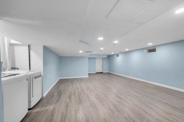 72 Paulson Dr, West Springfield, MA 01089