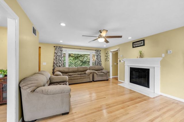 72 Paulson Dr, West Springfield, MA 01089