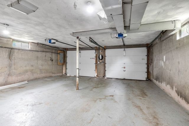72 Paulson Dr, West Springfield, MA 01089