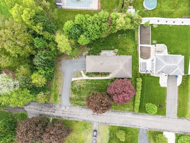 72 Paulson Dr, West Springfield, MA 01089