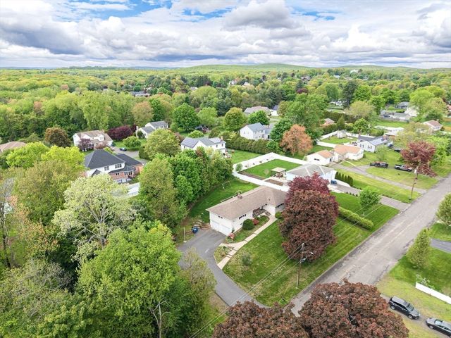 72 Paulson Dr, West Springfield, MA 01089