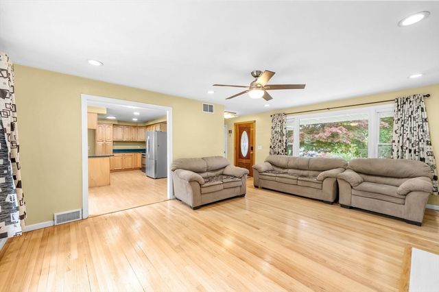 72 Paulson Dr, West Springfield, MA 01089